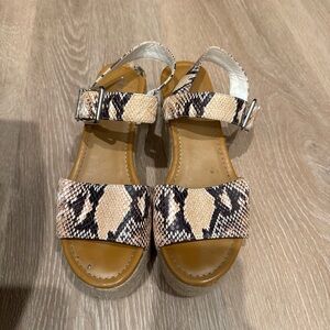 Gianni Bini Tan and Black Platform Sandals